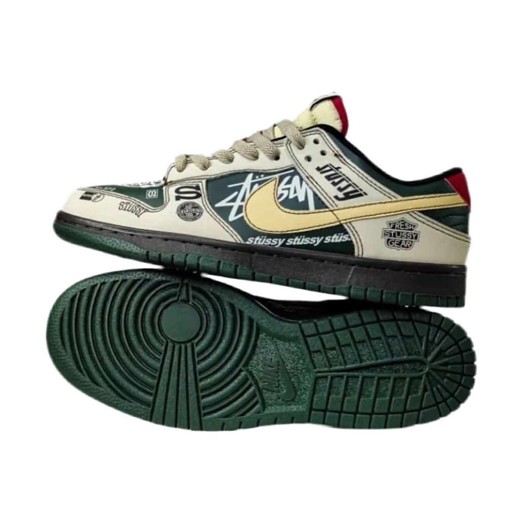 Nike SB Dunk Low x Stüssy